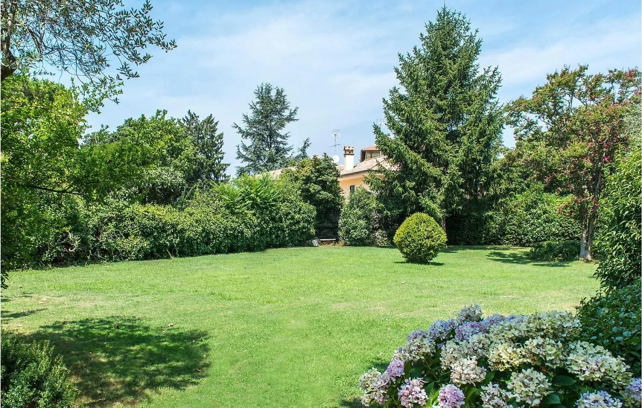 5 Bedroom Stunning Home In Grottaferrata Holiday home